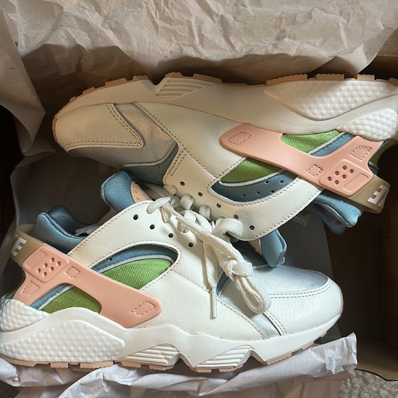 Nike Air Huarache SE. BRAND NEW. - Picture 2 of 10